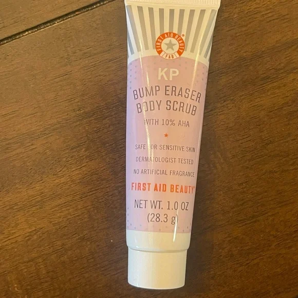 Ipsy bag with 6 new make up & beauty items - Picture 7 of 9